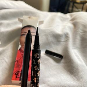 Queen studio dragon duo